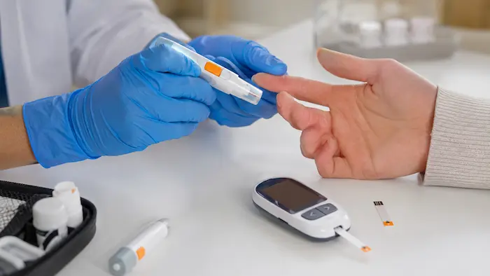 Qué es una lancetas: dispositivo médico usado para punción capilar y pruebas de glucosa